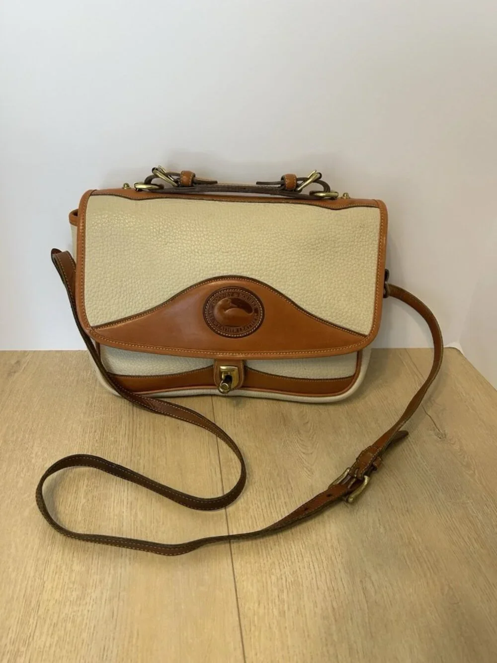 1990s Dooney & Bourke 701 CARRIER Shoulder Bag Tan Cream Vintage Collection RARE